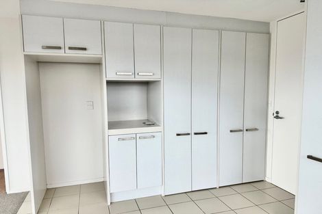 Photo of property in Bella Vista, 2d/84 Gunner Drive, Te Atatu Peninsula, Auckland, 0610