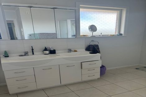 Photo of property in 2 Marlborough Avenue, Glenfield, Auckland, 0629