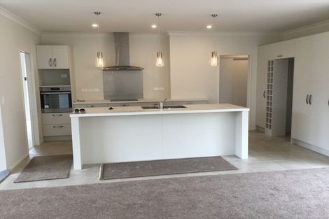 Photo of property in 9 Church Street, Winton, 9720