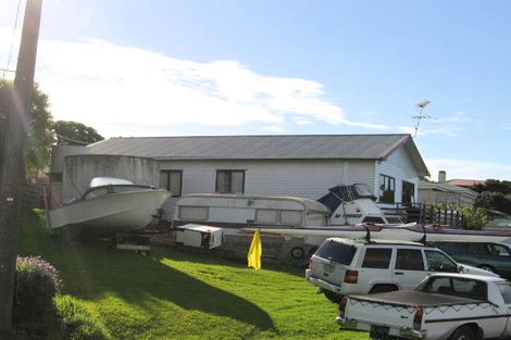 Photo of property in 34 Hauraki Road, Leigh, 0985