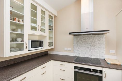 Photo of property in 18 Thomson Street, West End, Palmerston North, 4412