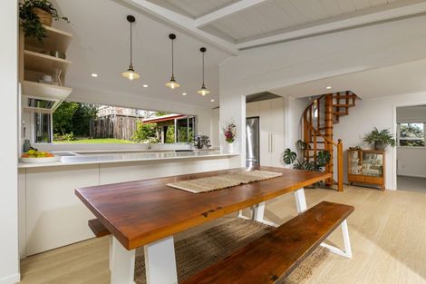 Photo of property in 5 Ngatira Road, Muriwai, Waimauku, 0881
