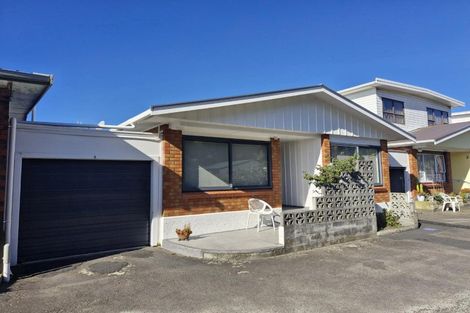 Photo of property in 24 Scott Street, Moturoa, New Plymouth, 4310