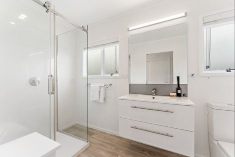 Photo of property in 2 Brigitte View, Snells Beach, 0920