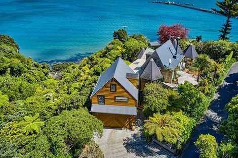 Photo of property in 8 Westhill Road, Point Howard, Lower Hutt, 5013