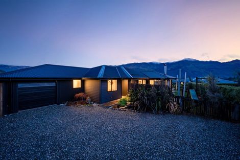 Photo of property in 19 Matipo Street, Wanaka, 9305