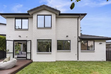 Photo of property in 71a Neil Avenue, Te Atatu Peninsula, Auckland, 0610