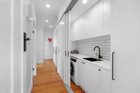 Photo of property in 20 Wallace Place, Westown, New Plymouth, 4310