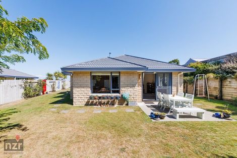 Photo of property in 17 Aspen Way, Kelvin Grove, Palmerston North, 4414