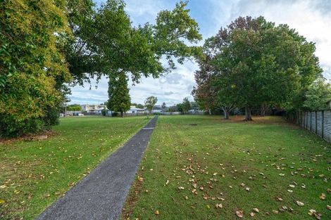 Photo of property in 42 Hereford Street, Te Atatu Peninsula, Auckland, 0610