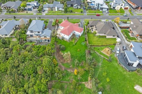 Photo of property in 71 Cashmere Drive, Fitzherbert, Palmerston North, 4410