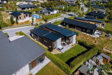 Photo of property in 25 Matipo Street, Wanaka, 9305