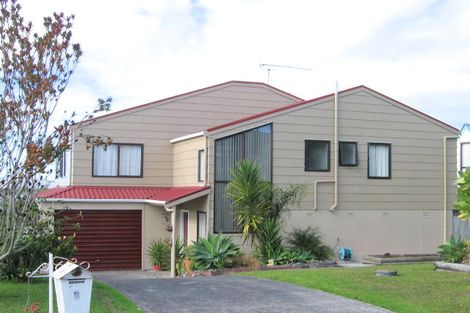Photo of property in 9 Ngatira Place, Snells Beach, 0920