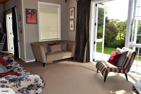 Photo of property in 1066 Egmont Road, Egmont Village, New Plymouth, 4372