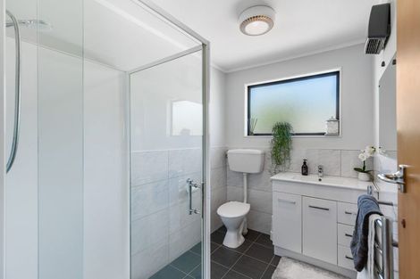 Photo of property in 114a Mcleod Road, Te Atatu South, Auckland, 0610