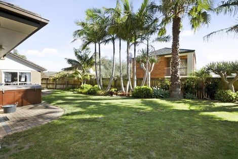 Photo of property in 4 Delmont Close, East Tamaki Heights, Auckland, 2016