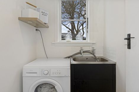 Photo of property in 43 Croziers Road, St Albans, Christchurch, 8052