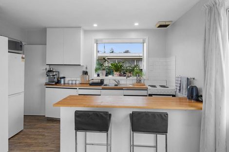 Photo of property in 1/33 Prestons Road, Redwood, Christchurch, 8051