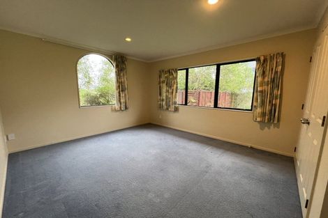 Photo of property in 35 Ruapehu Drive, Fitzherbert, Palmerston North, 4410