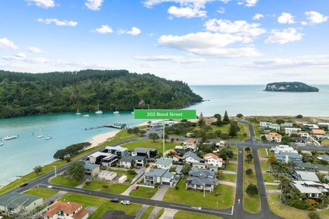 Photo of property in 202 Bond Street, Whangamata, 3620