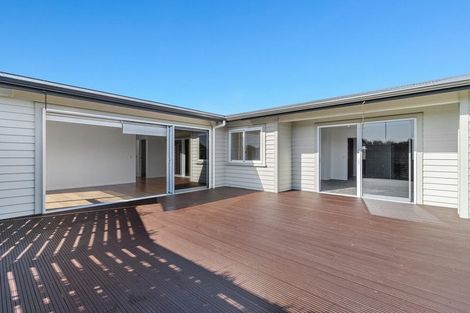 Photo of property in 10 Wentworth Lane, Waiwhakaiho, New Plymouth, 4312