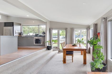 Photo of property in 541 Richmond Road, Lepperton, New Plymouth, 4373