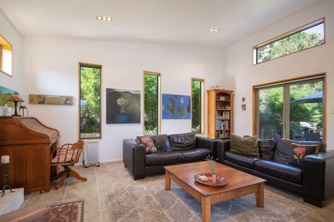 Photo of property in 33 Seaview Lane, Wainui, French Farm, 7582