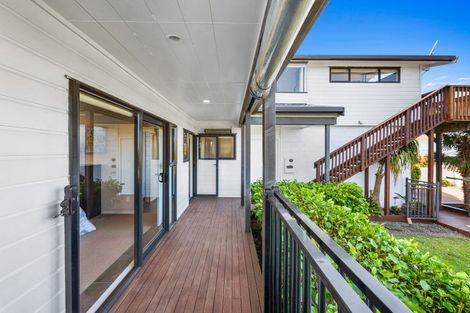 Photo of property in 4 Advene Road, Cockle Bay, Auckland, 2014
