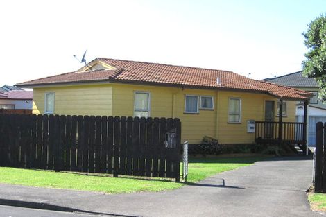 Photo of property in 23 Glenhaven Place, Te Atatu Peninsula, Auckland, 0610