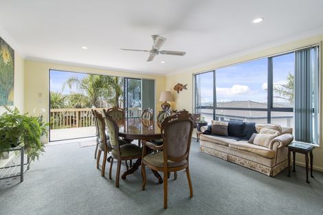 Photo of property in 16 San Lorenzo Rise, Henderson, Auckland, 0612