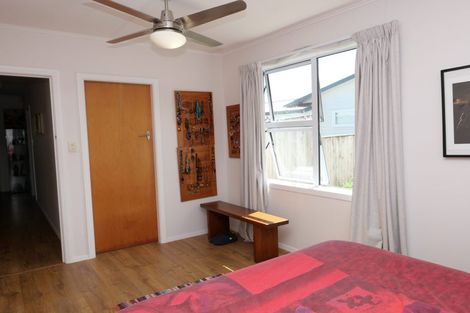 Photo of property in 46 Kaitawa Crescent, Paraparaumu, 5032