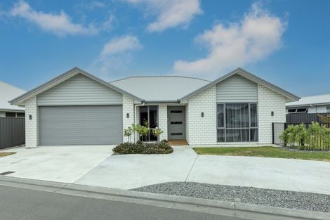Photo of property in 7 Whakatomo Place, Havelock North, 4130