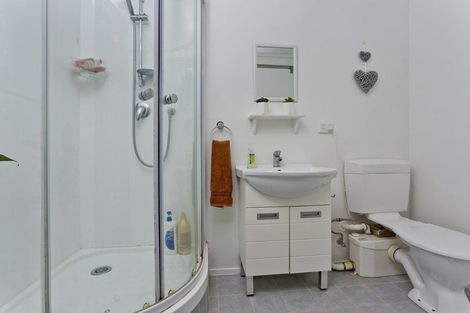 Photo of property in 1/38 Birkdale Road, Birkdale, Auckland, 0626
