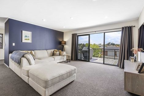Photo of property in 2a Burn-murdoch Street, St Andrews, Hamilton, 3200