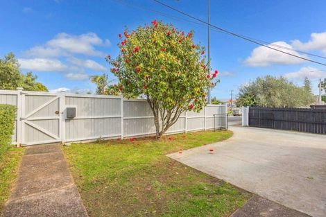 Photo of property in 4 Exmouth Road, Northcote, Auckland, 0627