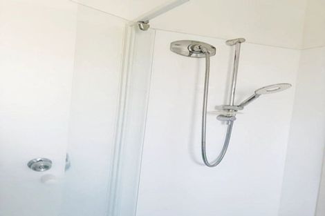 Photo of property in 2 Sheehan Road, Te Atatu South, Auckland, 0610