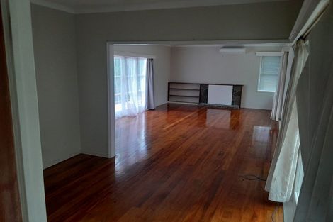 Photo of property in 35 Holland Road, Hillcrest, Auckland, 0627