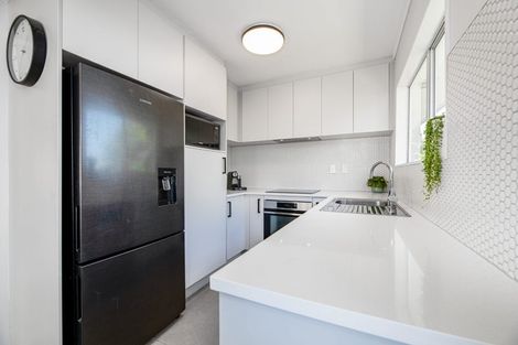 Photo of property in 2/59 Archibald Road, Kelston, Auckland, 0602
