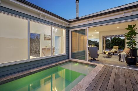 Photo of property in 11 Ewen Alison Avenue, Devonport, Auckland, 0624