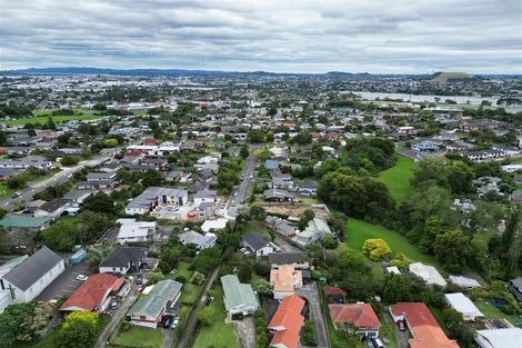 Photo of property in 13/13 Grove Lane, Pakuranga, Auckland, 2010