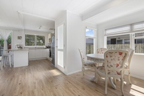 Photo of property in 2/45 Riverside Road, Orewa, 0931