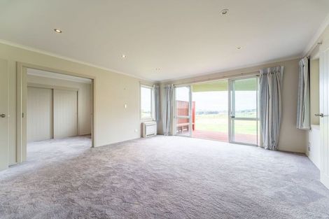 Photo of property in 140 Awamoa Road, Holmes Hill, Oamaru, 9492