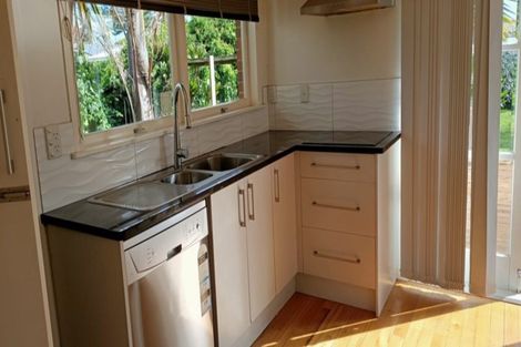 Photo of property in 2/265 Massey Road, Mangere East, Auckland, 2024