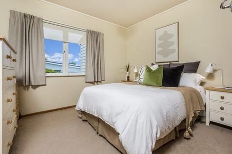 Photo of property in 64 Eskdale Road, Birkdale, Auckland, 0626