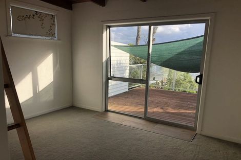 Photo of property in 19 Ferry Parade, Herald Island, Auckland, 0618