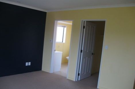 Photo of property in 12 Sycamore Crescent, Fitzherbert, Palmerston North, 4410