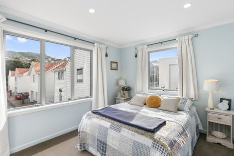 Photo of property in 2/6 The Parade, Island Bay, Wellington, 6023