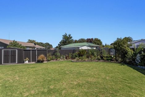 Photo of property in 21 Edgewater Grove, Whakatane, 3120