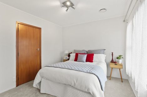 Photo of property in 1/663 Te Atatu Road, Te Atatu Peninsula, Auckland, 0610