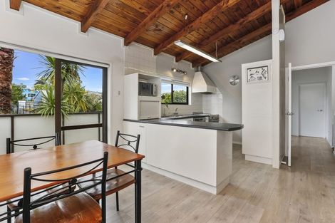 Photo of property in 117 Oreil Avenue, West Harbour, Auckland, 0618